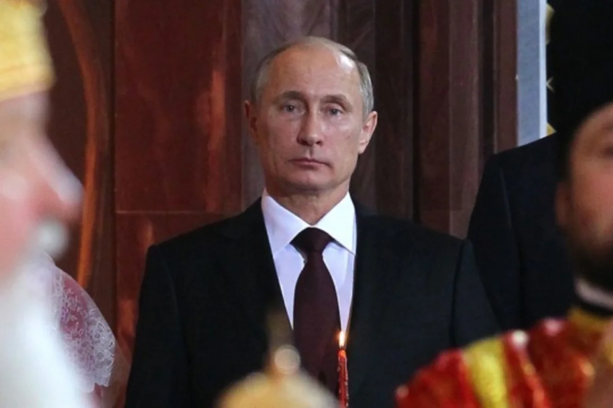 Putin Rusiya vətəndaşlarını Pasxa bayramı münasibətilə təbrik edib