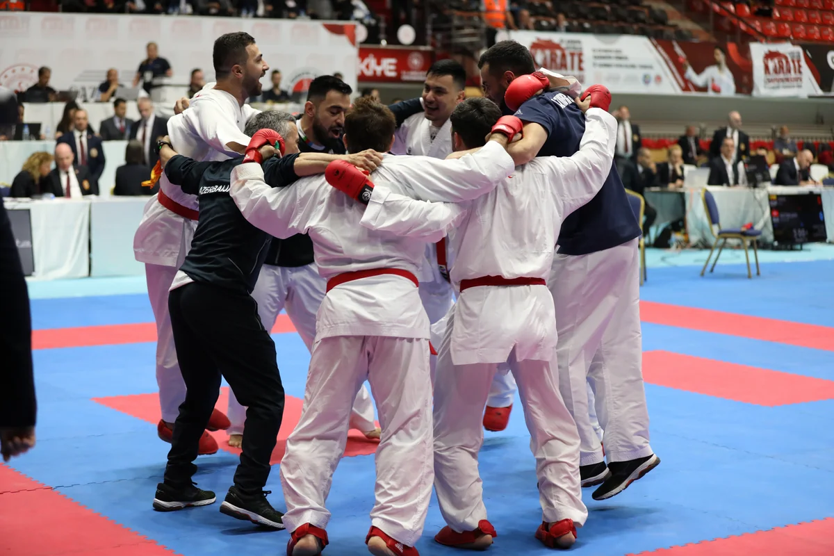 Avropa çempionatı: Azərbaycanın karate komandası finala yüksəlib