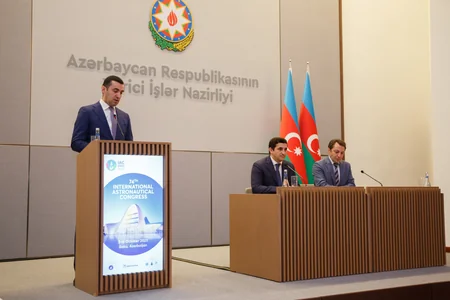 “Azersky” peyk təsvirlərinə həsr olunan sərgi açılıb