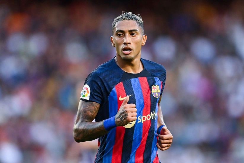 Барселона продлила контракт с Рафиньей