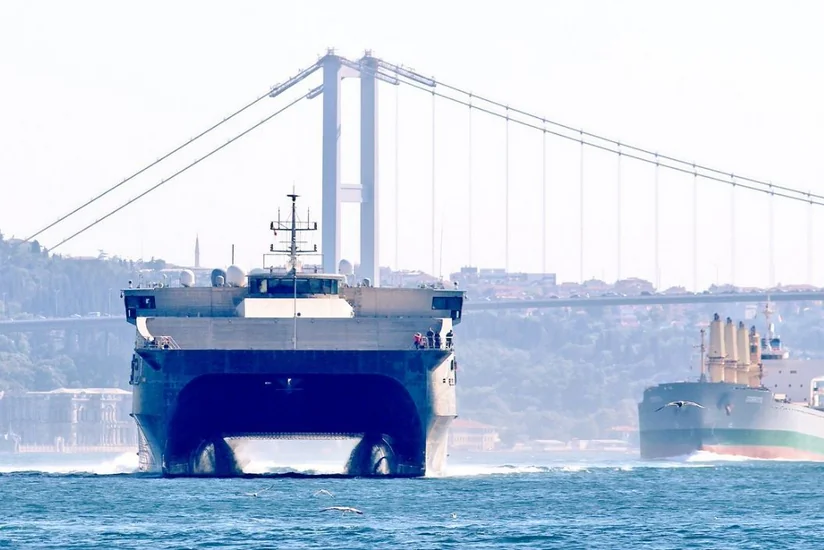 Американский десантный корабль вошел в Черное море