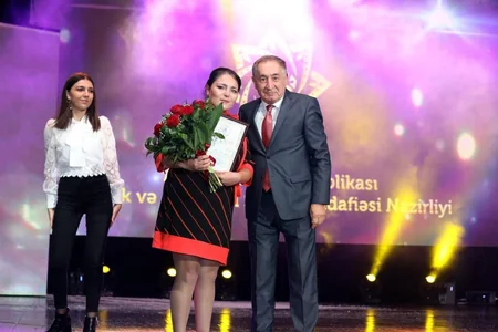 İncəsənət nümayəndələri əlilliyi olan şəxslərlə bir səhnədə çıxış ediblər