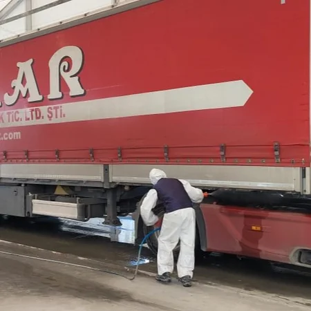 Qəhvəyi mərmər bağacığının Azərbaycanda yayılmaması üçün sərhəddə avtomobillər dezinseksiya edilir