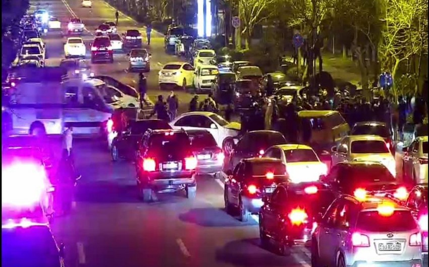 Bakıda ağır yol-nəqliyyat hadisəsi baş verib, xəsarət alan var