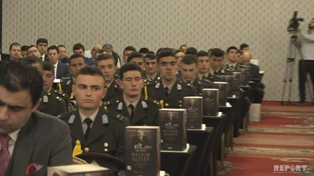Ankarada Heydər Əliyev: Şəxsiyyət və zaman əsərinin təqdimatı olub