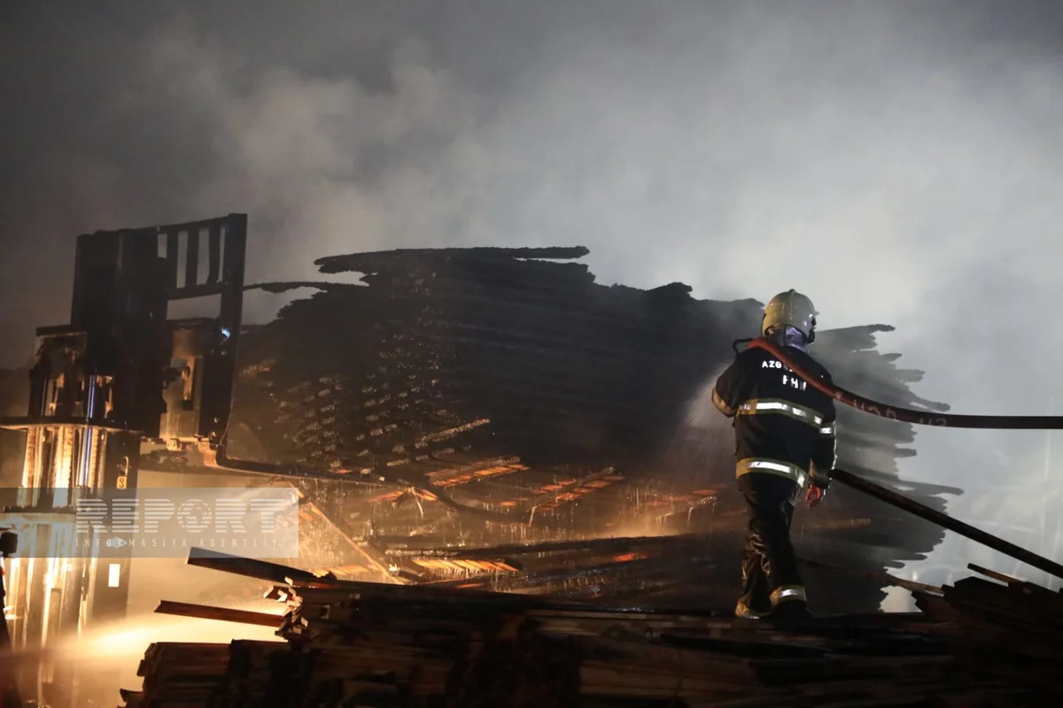 “Taxta bazarın”dakı yanğın tam söndürülüb - YENİLƏNİB - 2