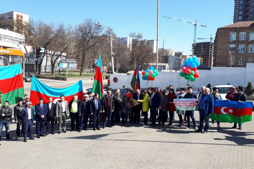 Azərbaycanlılar Kiyevdə həmrəylik aksiyası keçirib
