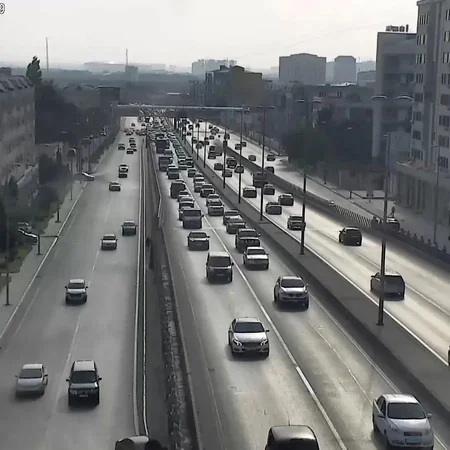 Bakının bir sıra yollarında nəqliyyatın sıxlığı yaranıb