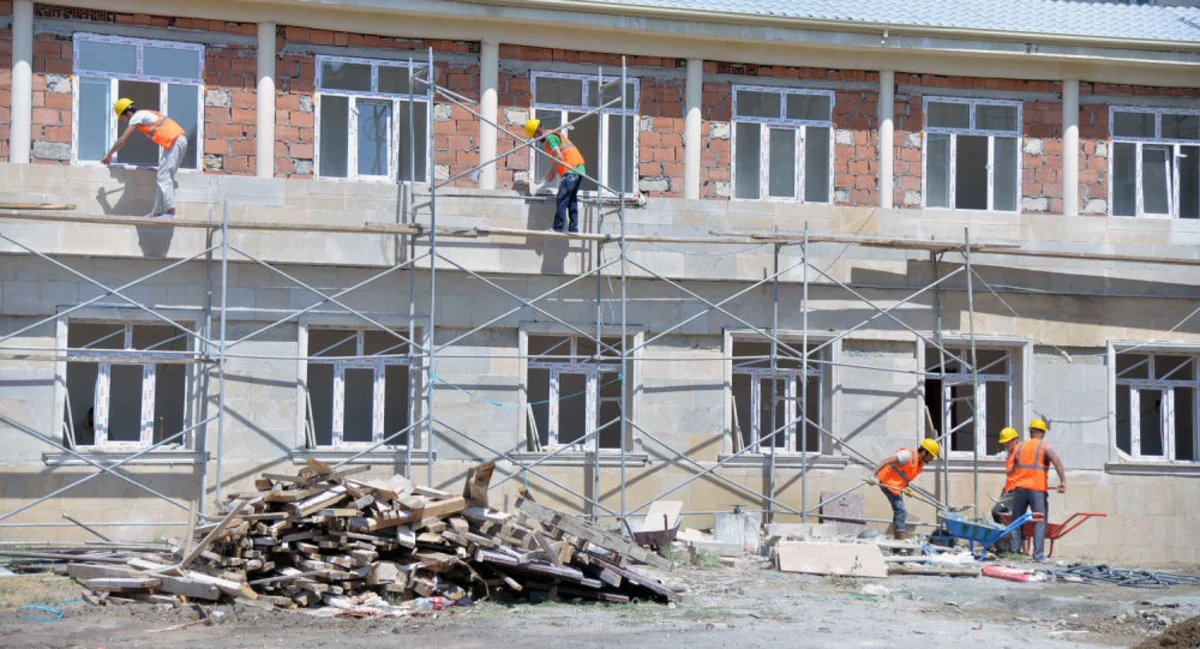 Parlamentin komitə sədri: Məktəblərin təmir və tikintisi mərhələsi başa çatır