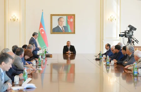​Prezident İlham Əliyevə Mətbuat Şurasının xüsusi mükafatı təqdim olunub - ƏLAVƏ OLUNUB