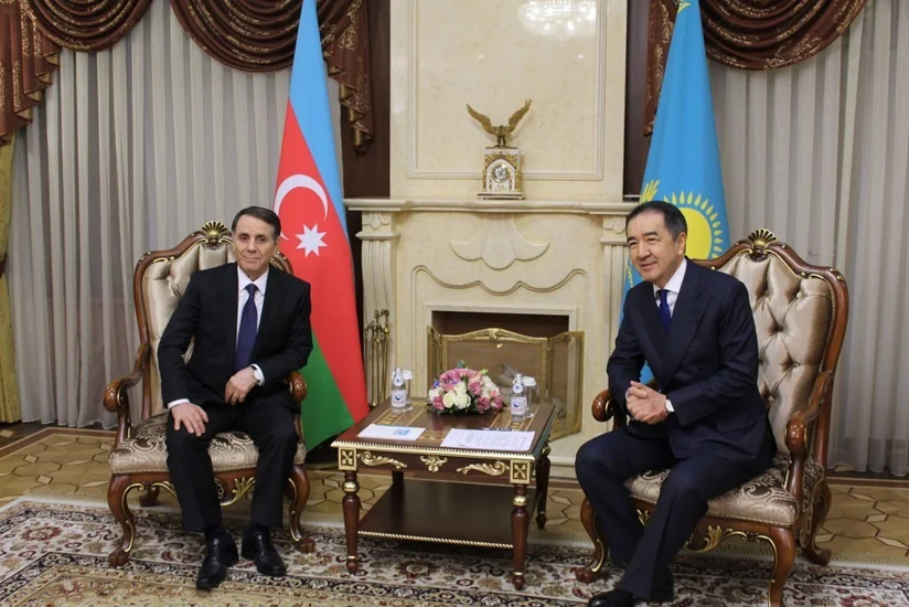 Novruz Məmmədov Qazaxıstanın Baş naziri ilə görüşüb