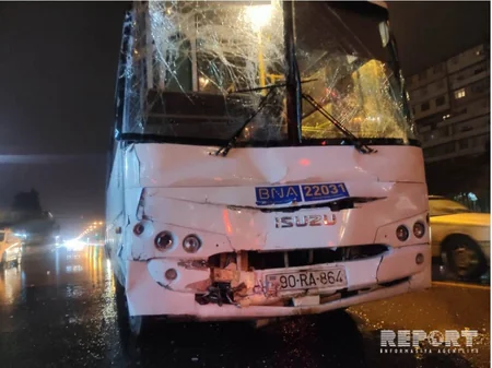 Bakıda iki avtobus toqquşub, yaralılar var - FOTO - VİDEO - YENİLƏNİB