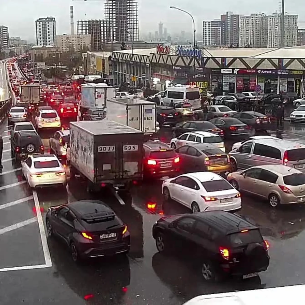 Bakıda sıxlıq olan yollar açıqlanıb