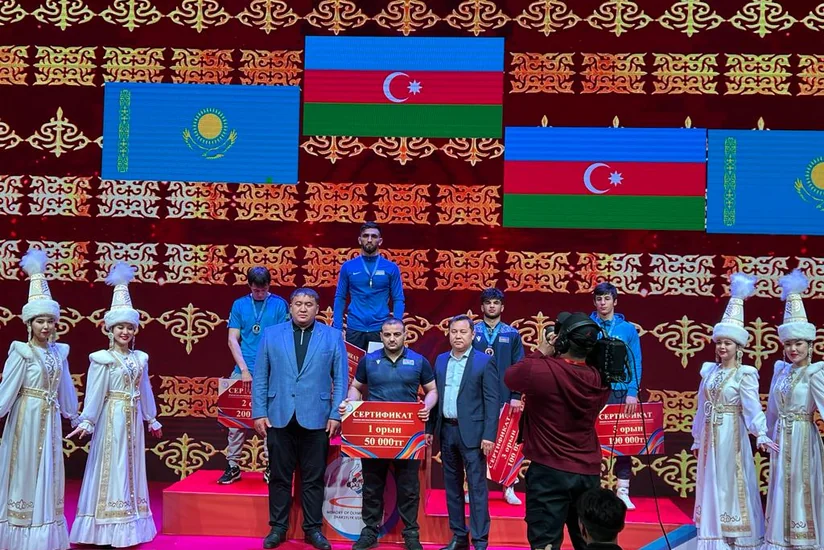 Azərbaycanın gənc güləşçiləri beynəlxalq turniri 11 medalla tamamlayıblar