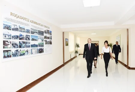 Prezident Abşeronda məcburi köçkün ailələri üçün salınmış yaşayış kompleksinin istifadəyə verilməsi mərasimində iştirak edib - YENİLƏNİB