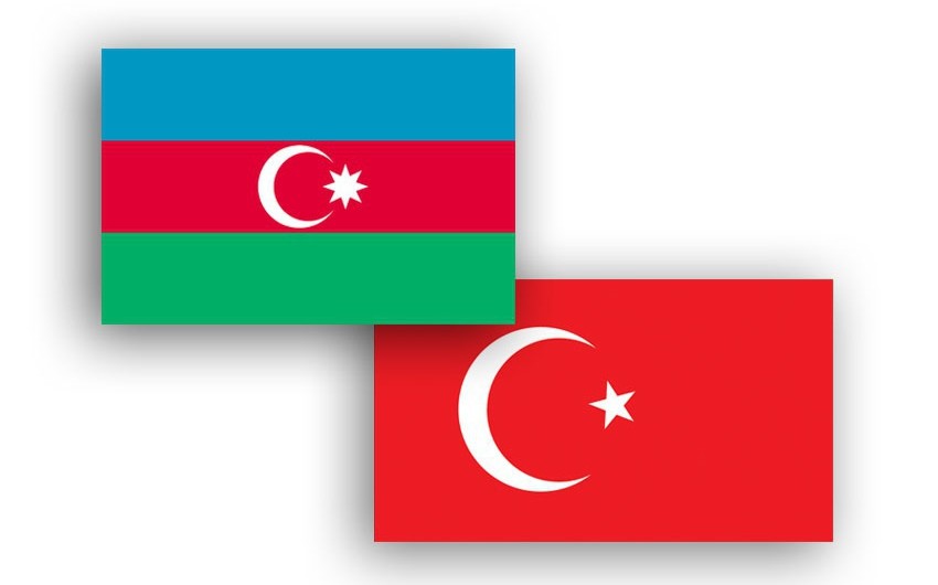 Azərbaycanın müdafiə naziri Hulusi Akara minnətdarlıq edib