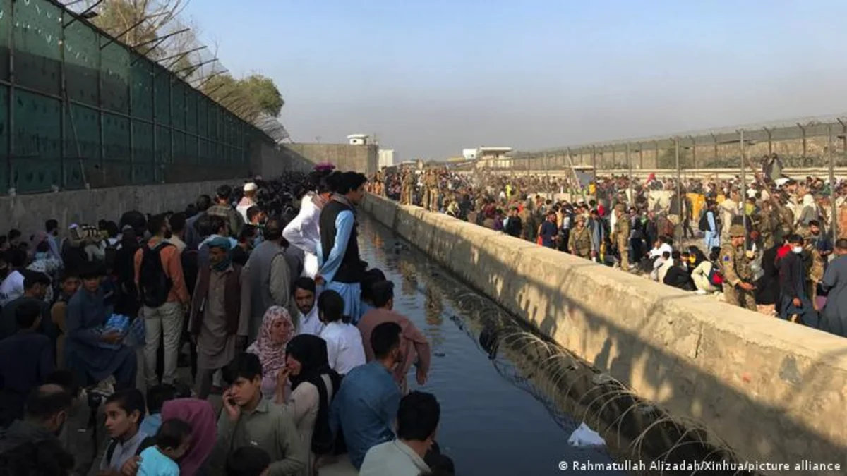 Fransa Əfqanıstandan 2500 insanı təxliyə edib