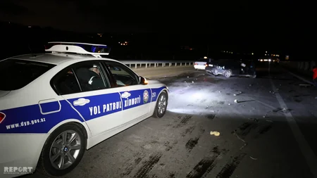 Bakıda yolun buz bağlaması zəncirvari qəzaya səbəb olub, 2 nəfər yaralanıb - FOTO - VİDEO