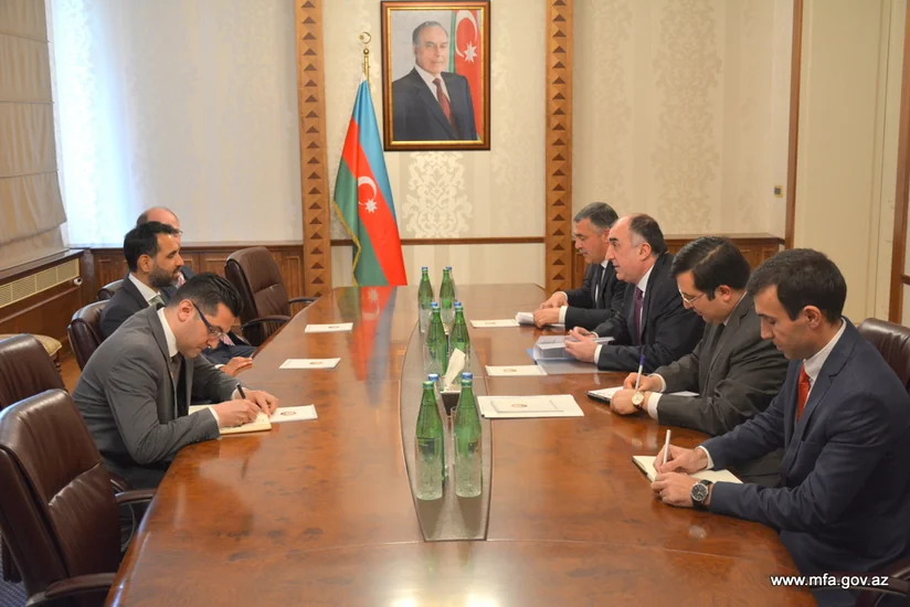 Elmar Məmmədyarov Britaniya səfirini diplomatik fəaliyyətinin başa çatması münasibətilə qəbul edib