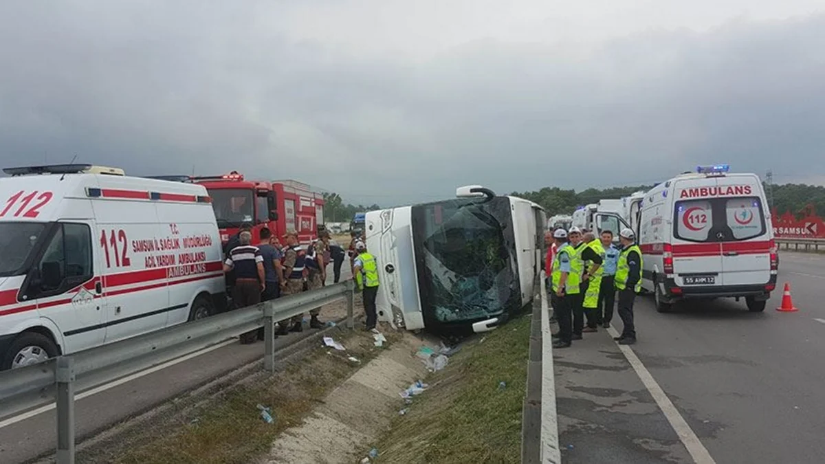 Türkiyədə hərbçiləri daşıyan avtobus aşıb, 47 nəfər yaralanıb - FOTO - VİDEO