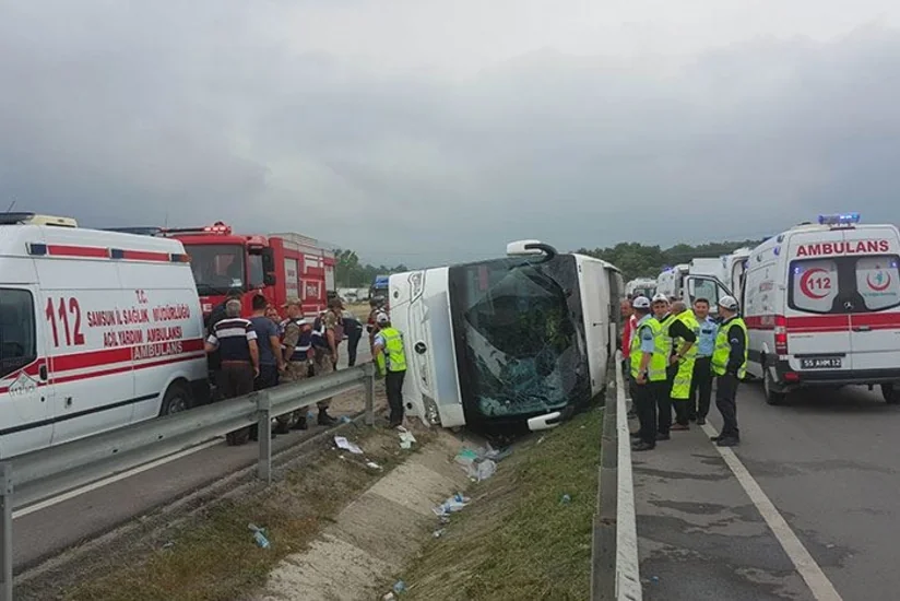 Türkiyədə hərbçiləri daşıyan avtobus aşıb, 47 nəfər yaralanıb - FOTO - VİDEO