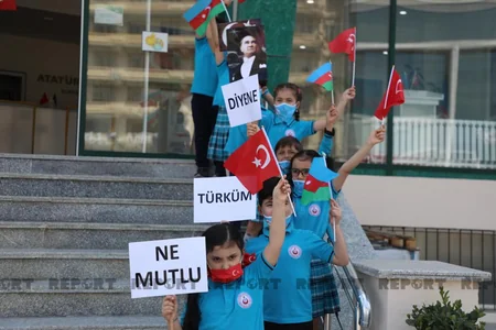 Türkiyənin milli təhsil naziri Bakı Atatürk liseyində olub