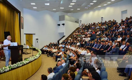 Ağstafada Xalq şairi Hüseyn Arifin 100 illik yubileyi keçirilib
