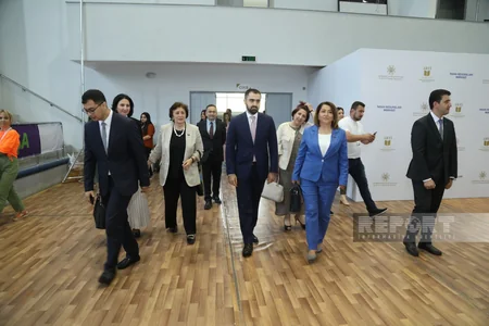 Deputatlar və ictimaiyyət nümayəndələri müəllimlərin sertifikatlaşdırma imtahanını izləyib