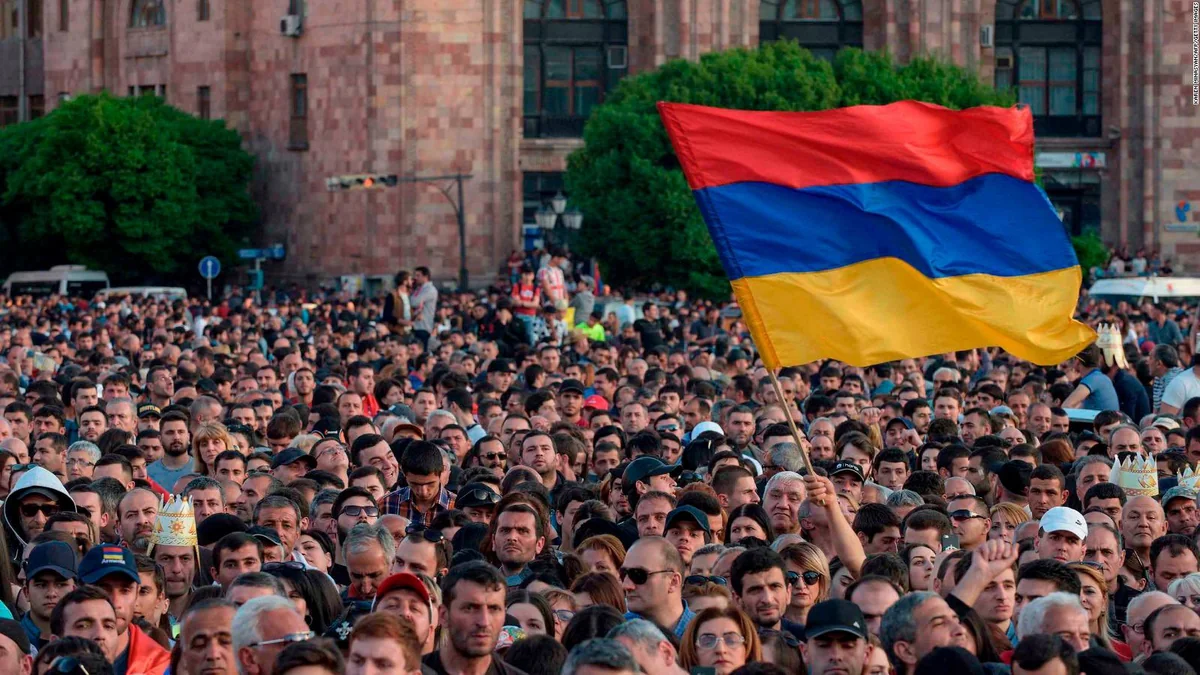Poll: 42.6% of Armenians blame local authorities for border incidents with Azerbaijan