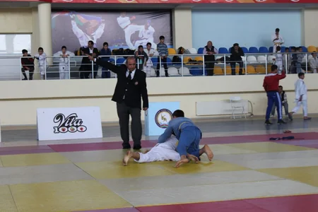 Qəbələ cüdoçuları regional birinciliyin qalibi olublar