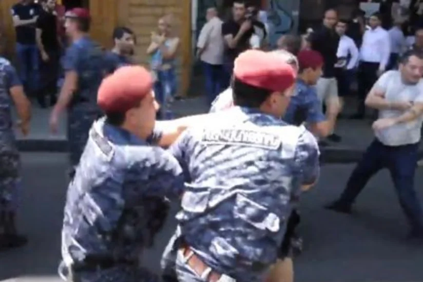 В Ереване задержали сторонников Кочаряна