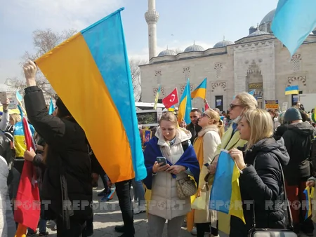 Ukraynalılar İstanbulda Rusiya əleyhinə aksiya keçirib