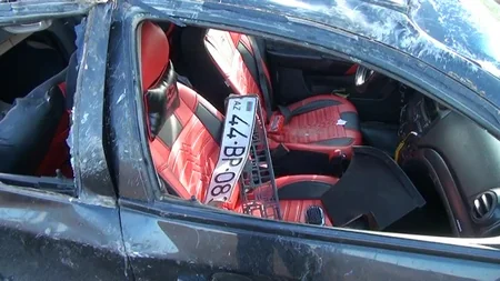 Salyanda avtomobil aşıb, ata və oğul xəsarət alıb