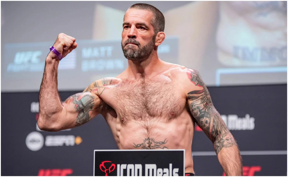 Amerikalı döyüşçü UFC-dən uzaqlaşdırılıb