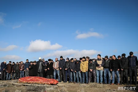 Qəzada ölən neftçi dəfn olunub - FOTO