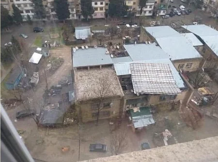 Bakıda güclü külək bir sıra fəsadlar törədib, dağıntılar var - FOTO