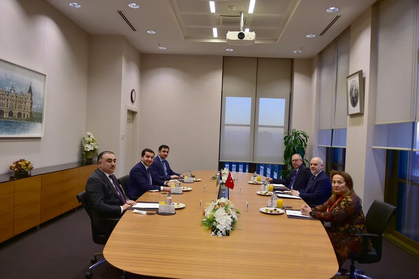 Hikmət Hacıyev Türkiyə Prezidentinin baş müşaviri ilə strateji müttəfiqliyi müzakirə edib