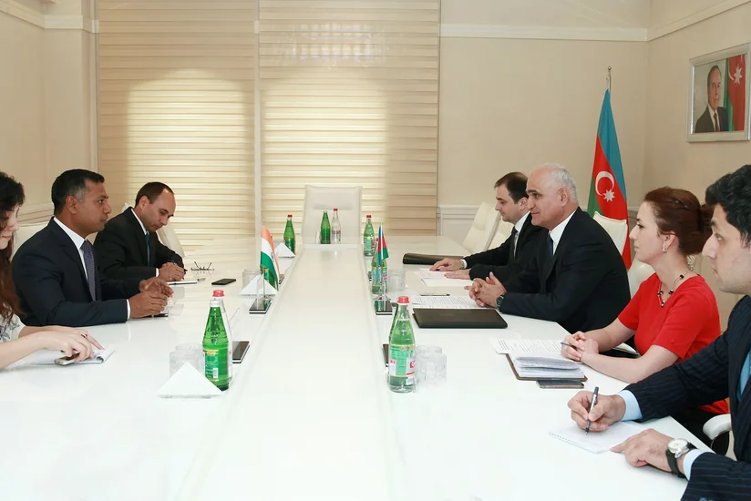 Azərbaycanın qeyri-neft məhsullarının Hindistana ixracı müzakirə edilib