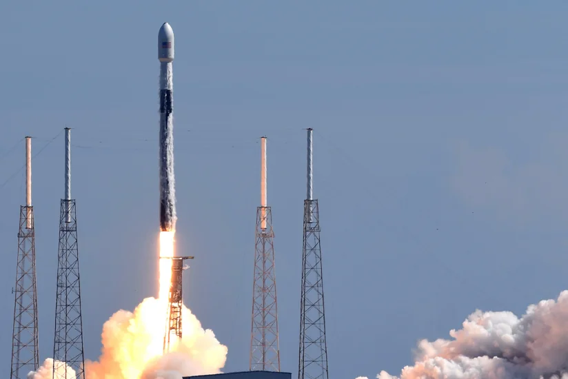 SpaceX осуществила запуск ракеты-носителя с 60 спутниками Starlink