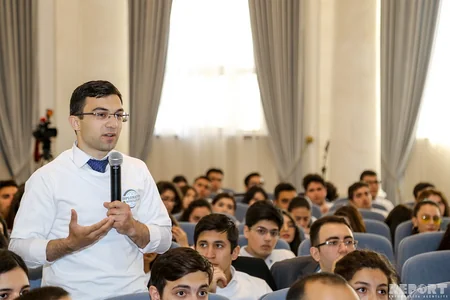 Gənc diplomatlar hərəkat yaradıblar - FOTOLAR