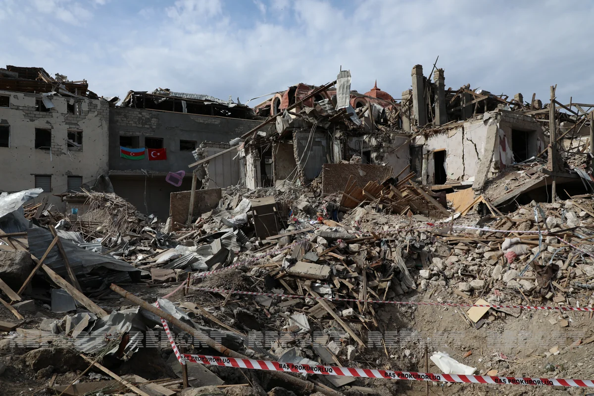 Gəncədə erməni terroru nəticəsində evləri dağılan 12 ailəyə pul ödənilib