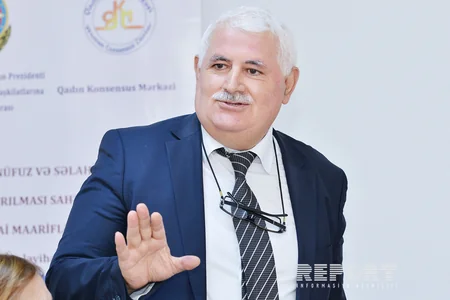 Bakıda KİV-də və sosial mediada qadın mövzusu müzakirə olunub