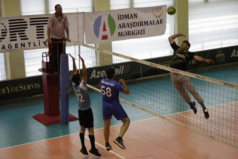 Voleybol üzrə Zəfər Kubokunda finalçılar müəyyənləşib