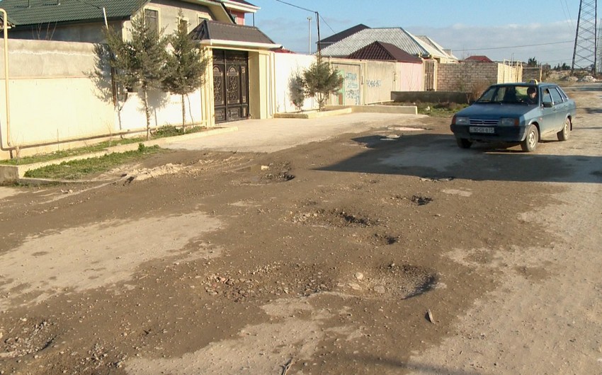 Astarada yol problemi: “Uşaqlar daim palçıq içində olur”