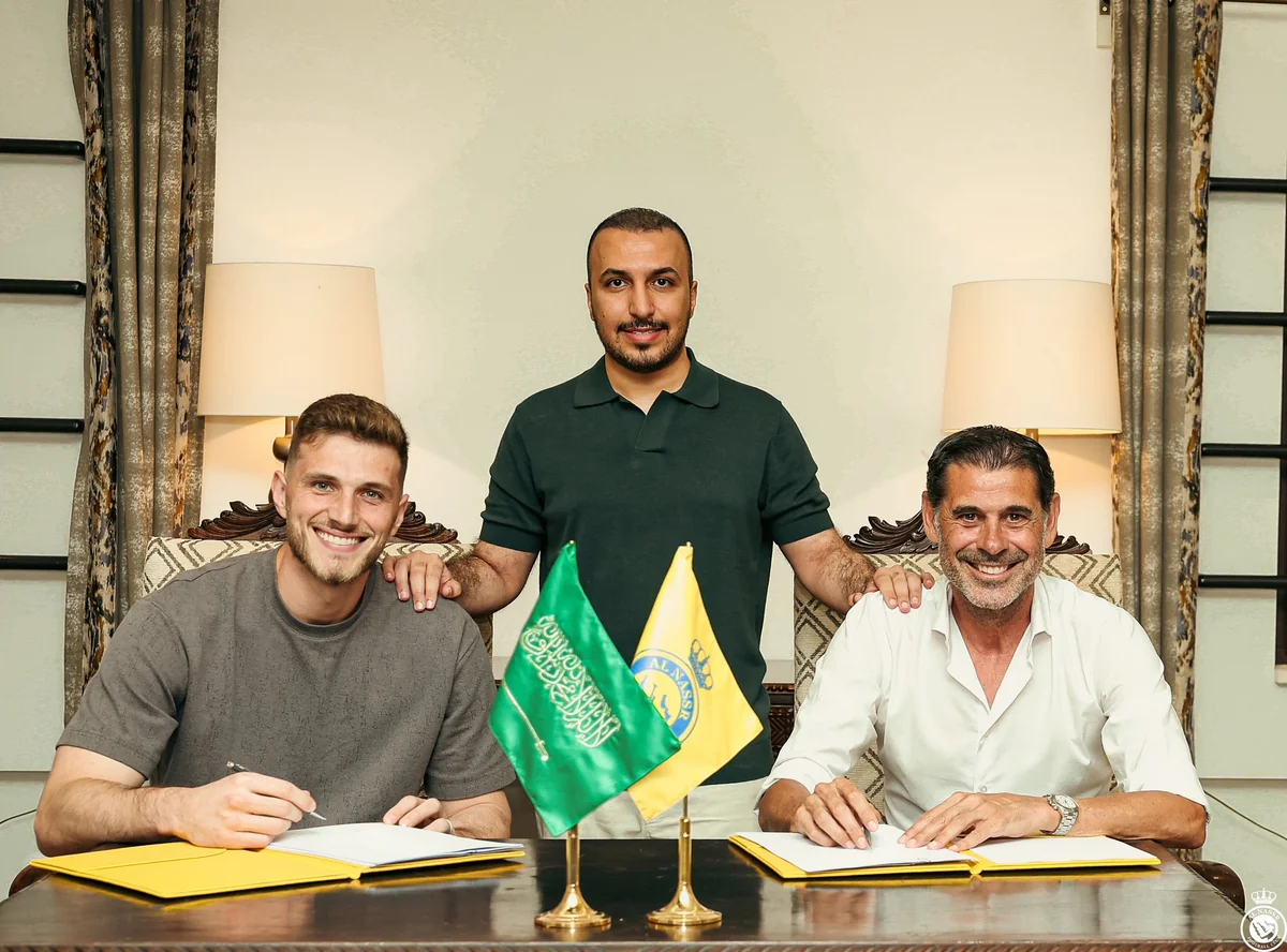 Səudiyyə Ərəbistanı klubu Braziliya millisinin qapıçısı ilə müqavilə imzalayıb