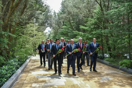 ANAMA kollektivi Ulu Öndərin məzarını ziyarət edib