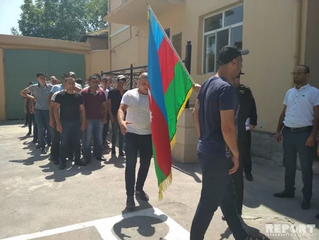 Bərdədə çağırışçı gənclər hərbi xidmətə yola salınıb - FOTO