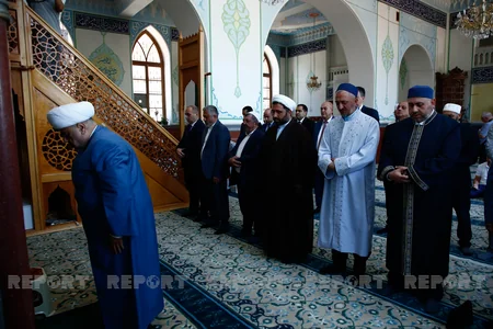 Allahşükür Paşazadə Tbilisidə camaat namazında iştirak edib