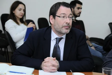 Fransız-Azərbaycan Universitetinin ilk idarəçilik iclası olub
