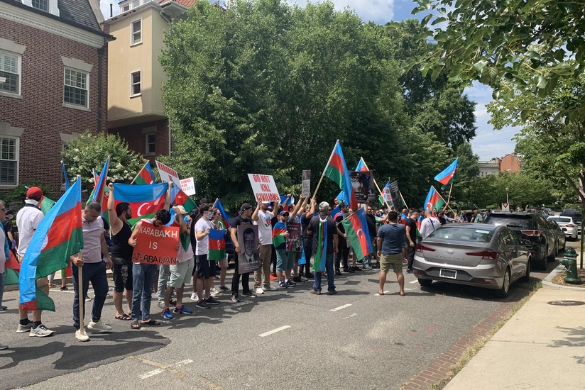 В США продолжаются протесты против армянских провокаций